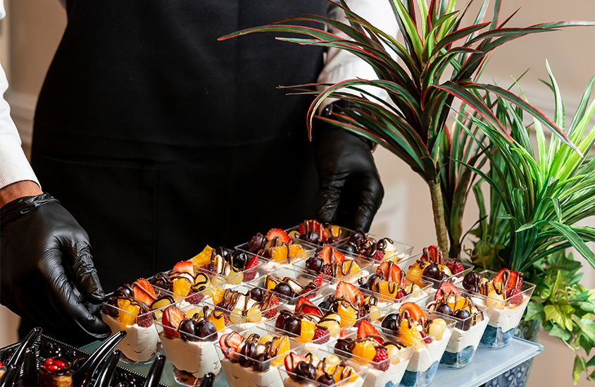 Buffet com equipe própria ou terceirizada?